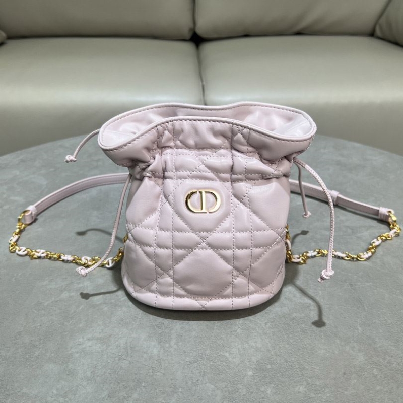 D*or bucket bags
